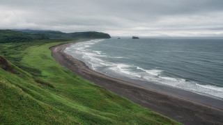 Руски официален представител обяви че морето край отдалечения полуостров Камчатка