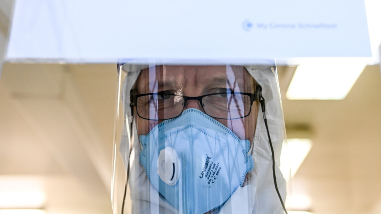 Броят на смъртните случаи от коронавирус се е увеличил с рекордните