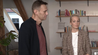 Навални пусна 2-часово интервю за всичко свързано с отравянето