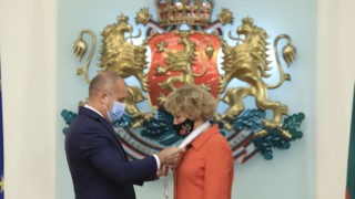 Президентът Румен Радев връчи орден Мадарски конник първа степен