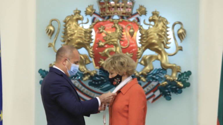 Президентът Румен Радев връчи орден Мадарски конник - първа степен,
