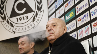 Собственикът на Славия Венцеслав Стефанов изненадващо се появи в