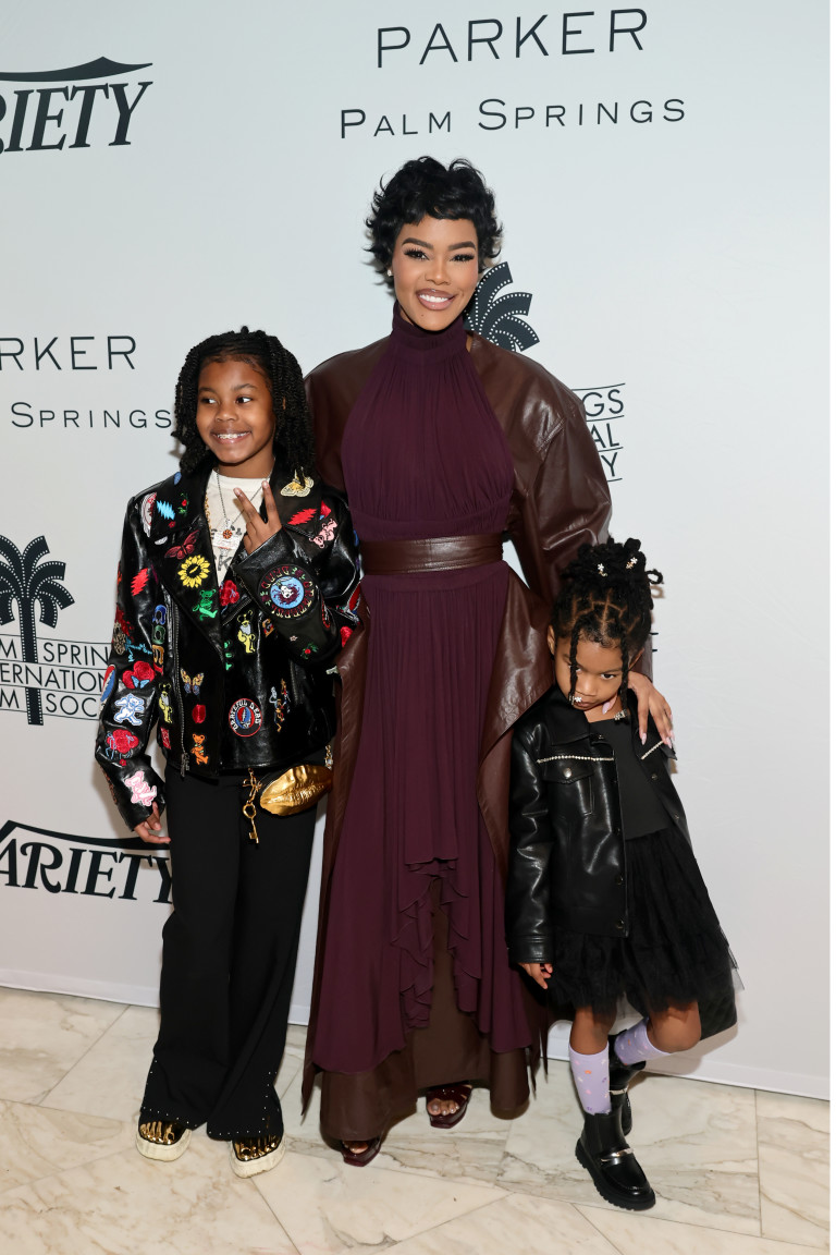 С двете си дъщери