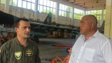  Борисов чака скоро да стартира ремонтът на изтребителите Су-25 