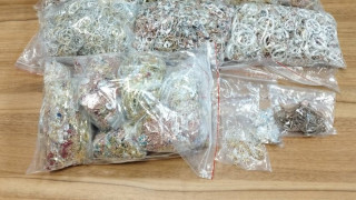 Митническите служители задържаха близо 20 кг контрабандни сребърни изделия при