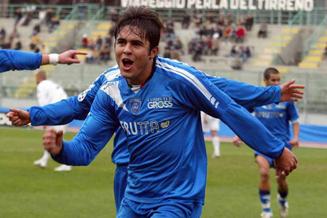 Милан набеляза голова машина от Емполи