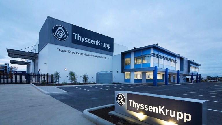 Нетната печалба на ThyssenKrupp AG, най-големият производител на стомана в
