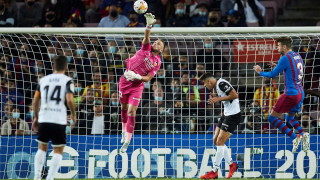 Валенсия приема Барселона в едно от дербитата на 25 ия кръг