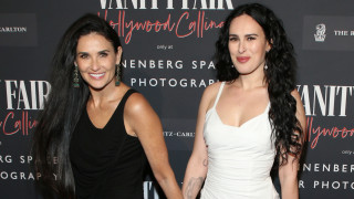 Харесва ли се Румър Уилис по бельо