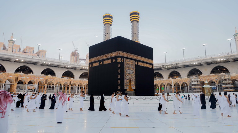 Милиони мюсюлмани събра тазгодишният хадж в Мека 