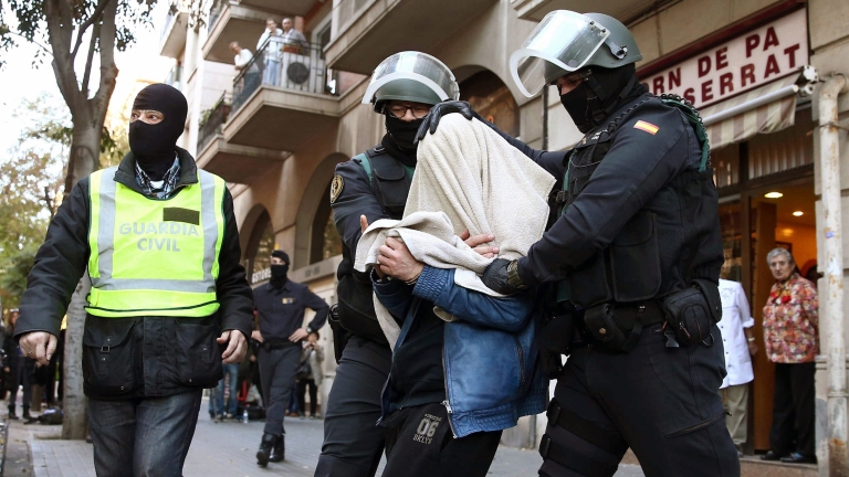 Двама вербовчици на "Ислямска държава" задържаха в Барселона