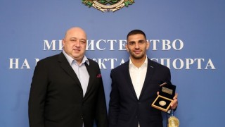 Министърът на младежта и спорта Красен Кралев награди джудиста Ивайло