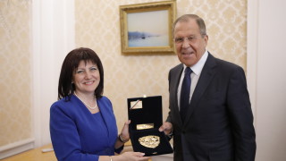 Караянчева покани руснаци да работят по СУ-25 в "Авионамс"
