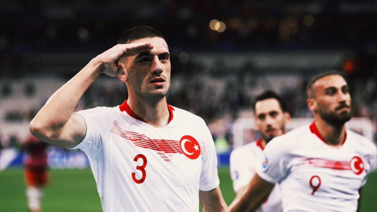 Арсенал има интерес към турски национал