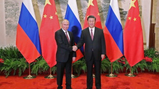 Китайският президент Си Дзинпин посрещна руския си колега Владимир Путин