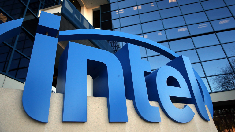Intel заработва $1.5 милиарда от чипове за новите iPhone