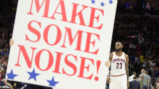 Шампионът в Източната конференция Кливланд Кавалиърс претърпя първо поражение за