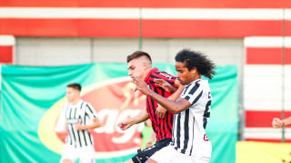 Футболният Локомотив Пловдив се раздели с полузащитника Венсан Марсел съобщиха