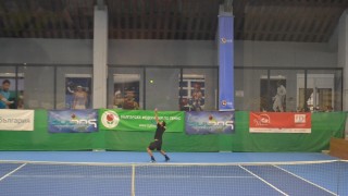 Шансовете за "уайлд кард" на Sofia Open се увеличават, фаворитите на Държавното първенство продължават с победите