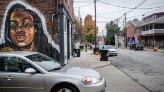 Полицейското управление на Луисвил иска да уволни двама детективи свързани