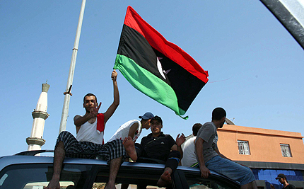 Бунтовниците в Либия отвориха границата с Тунис
