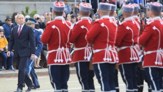 Малко са държавите съхранили своето име вяра и език през