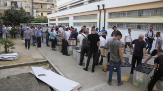 Рекордно ниска избирателна активност на местните избори в Албания след
