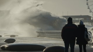 Силни ветрове достигащи до 160 км в час удариха много