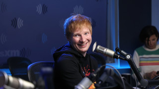 Ед Шийрън ни е подготвил коледна песен Като се замислим