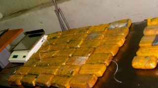 Хванаха над 20 кг дрога в миниван на Дунав мост-2