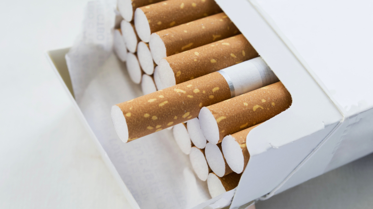 Водеща цигарена компания разследвана за подкупи