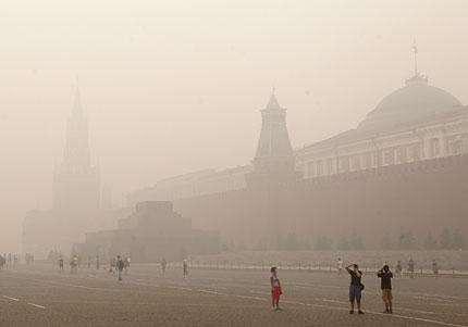 Силна миризма на изгоряло извън Москва