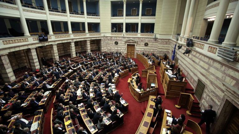 Гърция отложи гласуването на сделката с Македония