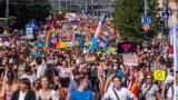 Унгария ограничи продажбата на гей книги за младежите