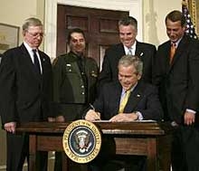 Буш подписа закона за оградата с Мексико