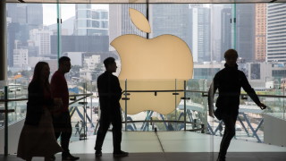 Apple е първата американска компания която може да се похвали