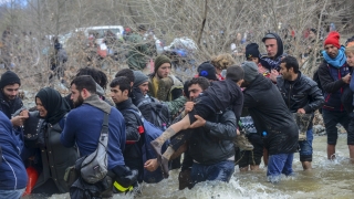 Около 2000 мигранти са преминали в Македония от Гърция 