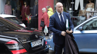 В рамките на парламентарния контрол министърът на правосъдието Атанас Славов