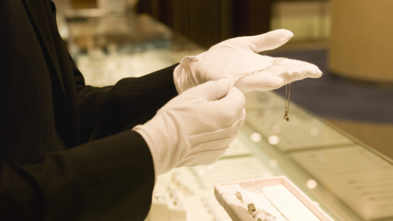 Румънска верига за бижута, оперираща у нас, получи финансиране от €8,5 милиона за разширяване в чужбина