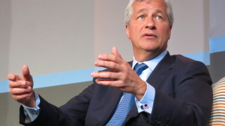 Шефът на JPMorgan получил $28 милиона годишно възнаграждение