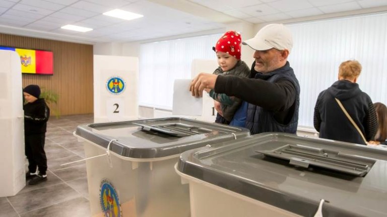 Молдова избра Европа