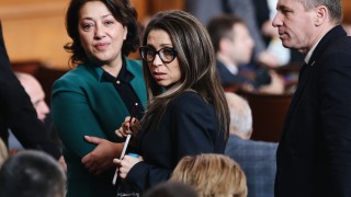 Заради васалното поведение на кабинета Възраждане иска оставката на правителството