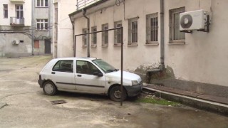 Куриозен случай в центъра на София колата на съсед