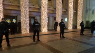 Въпреки официално подадената оставка на кабинета Желязков тази вечер в