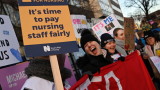  Медицинските сестри във Англия не престават със стачките 