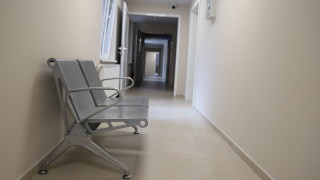Психично болен мъж вилня в болницата в Ботевград Сигнал за