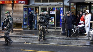 Разпознаха нападателя на полицейско управление в Париж