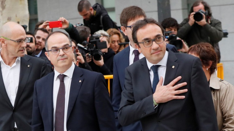 Двама бивши членове на каталунското правителство, които са задържани за