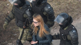 Най малко 245 души са задържани на протестите в Беларус