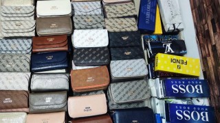 ГДБОП иззе над 10 000 дамски и мъжки дрехи и